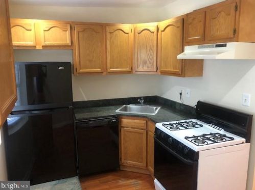 1941 Bennett Pl, Washington DC 20002-4113 exterior