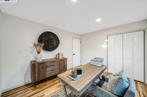 1112 Kains, Berkeley CA 94706-1218 exterior