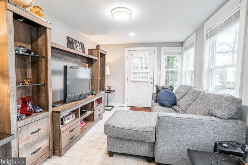 11 Warwick Way, Southampton NJ  08088-1143 exterior