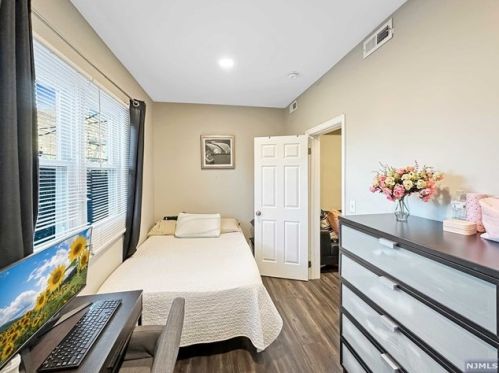 161 St, Union City NJ 07087-5439 exterior