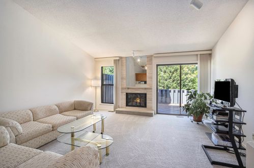 4612 Foxfire Trl, Kalamazoo, MI 49024-8140