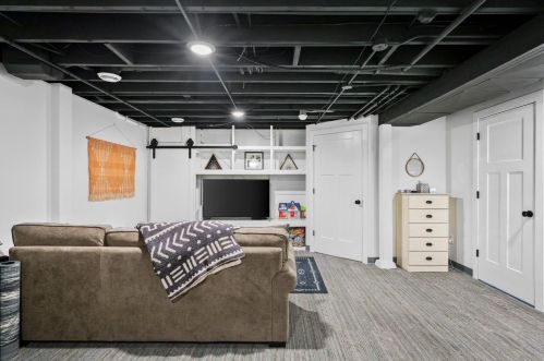 1858 Rutledge St, Madison WI  53704-5543 exterior