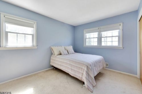 28 Janet Ln, Berkeley Heights NJ 07922-2417 exterior