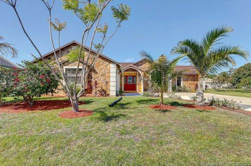 1681 Minorca Ave, Fort Pierce, FL 34952-4960