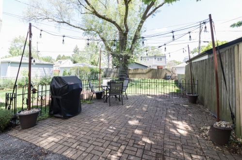 8805 Sacramento, Chicago IL 60805-1223 exterior