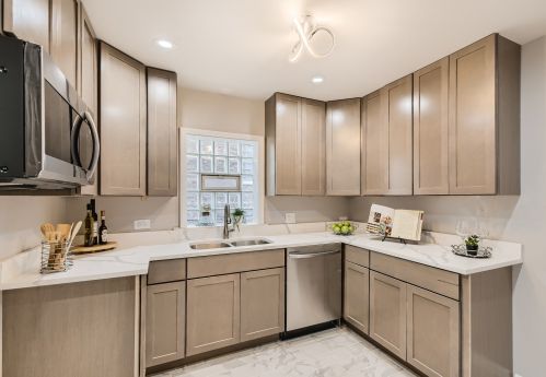 7433 Prairie Ave, Chicago IL  60619-1824 exterior