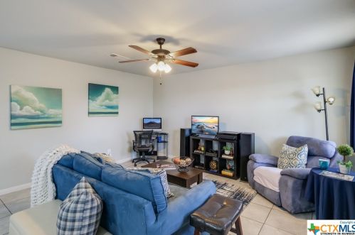 572 Hillside Dr, Spring Branch TX 78070-3808 exterior