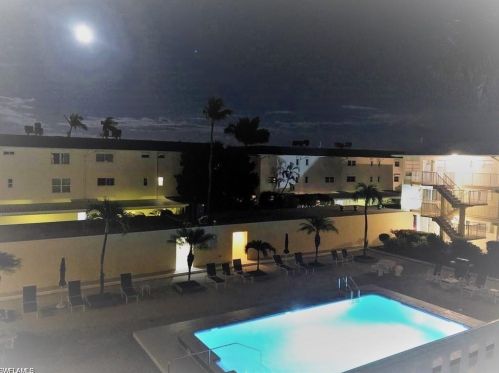 1100 8th Ave, Naples FL 34102-6928 exterior