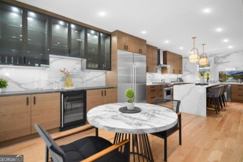 560 Morgan St, Atlanta GA 30308-2821 exterior