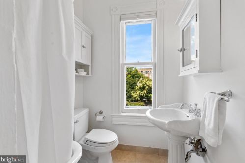 2141 N St, Washington DC 20005-5202 exterior