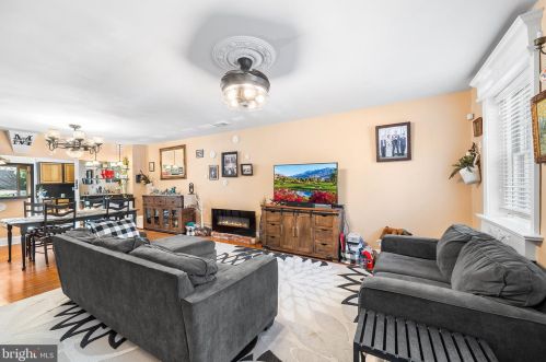 714 Carpenter St, Philadelphia PA  19147-3908 exterior