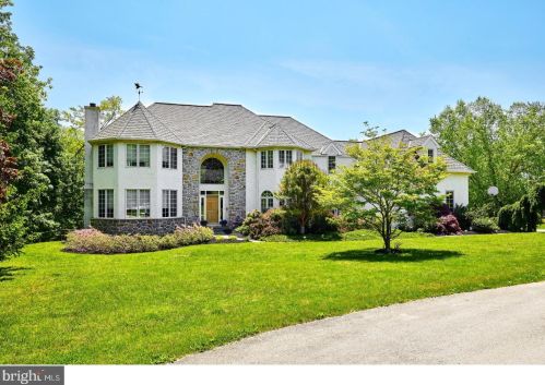 542 Newtown Rd, Berwyn PA 19312-2018 exterior