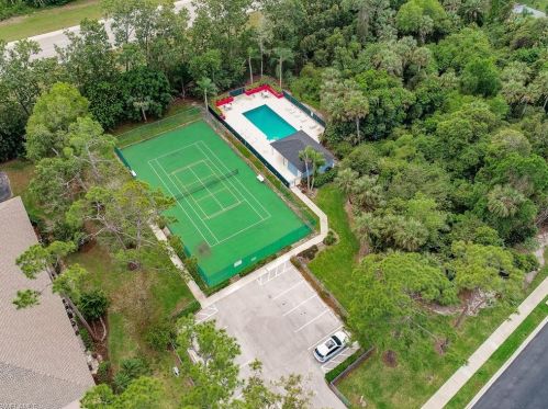 1344 Derbyshire Ct, Naples FL 34116-3636 exterior