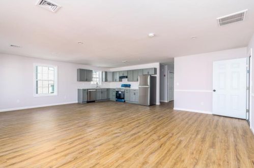 84 Glenham St, Providence RI 02907-1247 exterior