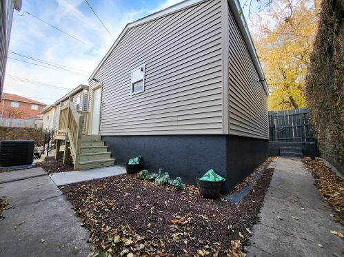 2837 Farrell St, Chicago IL 60608-5707 exterior