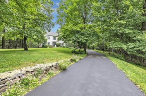 26 Grandview Dr, Ridgefield, CT 06877-3014