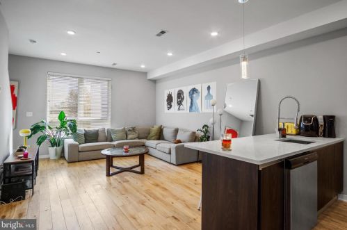 1945 Marshall St, Philadelphia PA 19122-1405 exterior