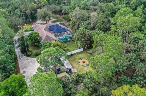 4581 7 Ave, Naples FL 34117-4154 exterior