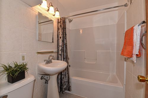 7119 Beloit Rd, Milwaukee WI 53219-1963 exterior