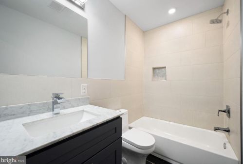 2233 Franklin St, Philadelphia PA  19133-2108 exterior