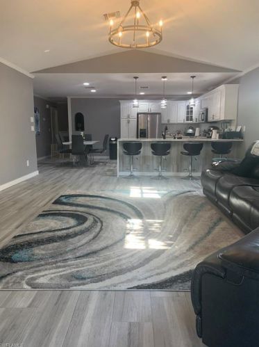 754 105 Ave, Naples FL 34108-1842 exterior