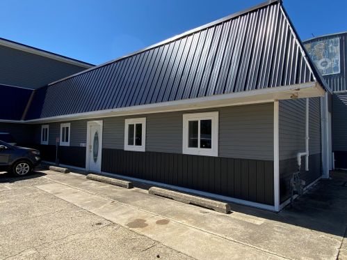 68 10th St, Plainwell MI  49080-9714 exterior