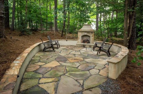 502 Champions Pt, Duluth GA 30097-2065 exterior