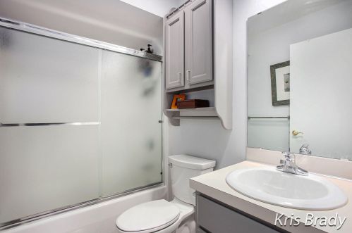 2214 Shetland Dr, Grand Rapids MI 49505-6390 exterior