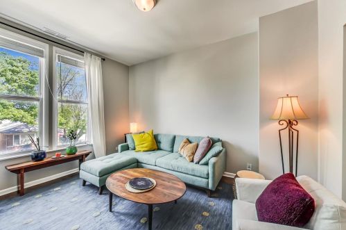 1902 Mozart St, Chicago, IL 60647-3933