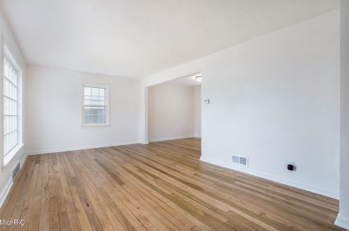 2113 Norman Ave, Meskegon MI  49441-3461 exterior