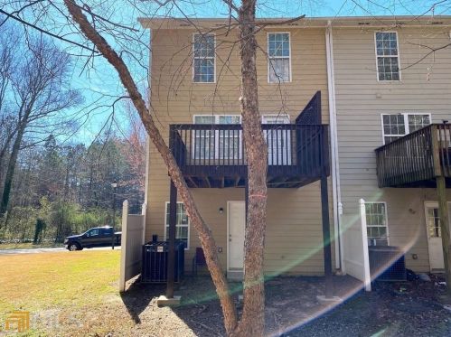 1687 Redan, Lithonia GA 30058-2610 exterior