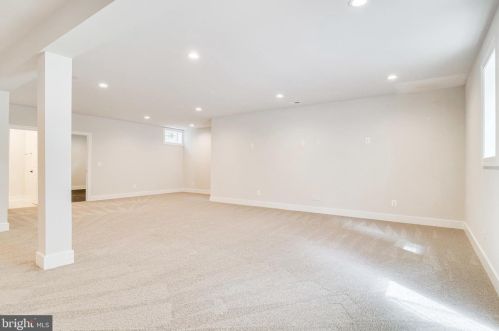 6208 Kellogg Dr, Mc Lean VA  22101-3121 exterior