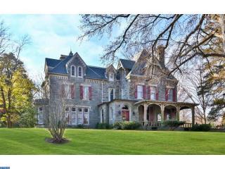 8860 Norwood Ave, Philadelphia, PA 19118-2711