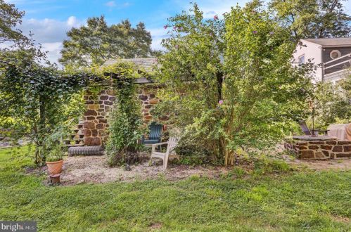 886 Vaughn Rd, Pottstown PA exterior