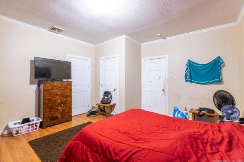 34 Lincoln St, New Britain CT 06052-1638 exterior