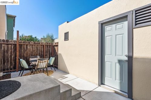 1247 Burnett St, Berkeley CA 94702-2436 exterior