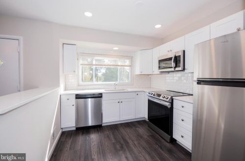 9615 New Hampshire Ave, Silver Spring MD 20905-3918 exterior