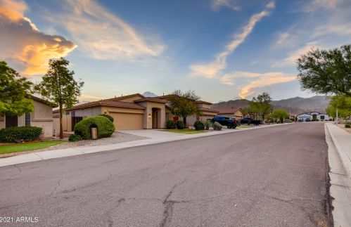 16618 18th Dr, Phoenix, AZ 85045-1637