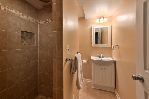 9304 Jackson Park Blvd, Milwaukee WI 53226-2616 exterior