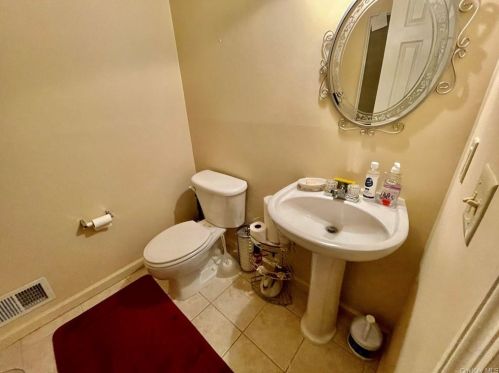 28 Lk Rdg Dr, Middletown NY 10940-2155 exterior