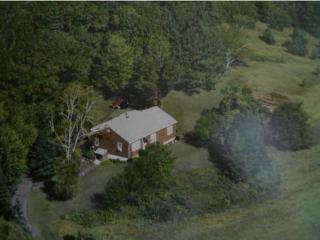 12 Old Lee Rd, Newfields, NH 03856-8202