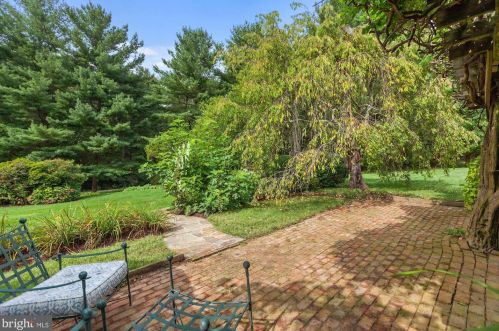 11013 Cripplegate Rd, Rockville MD 20854-1630 exterior