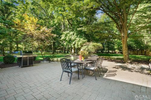 29 Clive Hills Rd, Edison NJ 08820-3657 exterior