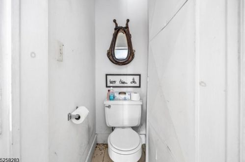 64 Ctr St, Clinton NJ exterior