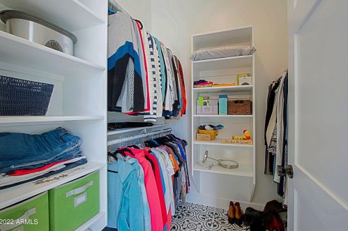 4226 42nd St, Phoenix AZ  85018-4208 exterior