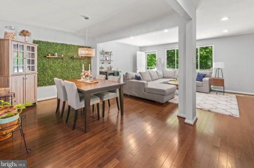 1956 Vly Ter, Washington DC 20032-4626 exterior