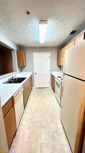 3304 Par 3 Way, Lithonia GA 30038-1816 exterior