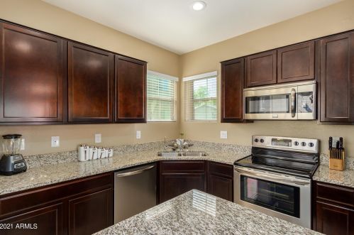 1947 77th Gln, Phoenix AZ  85035-5061 exterior