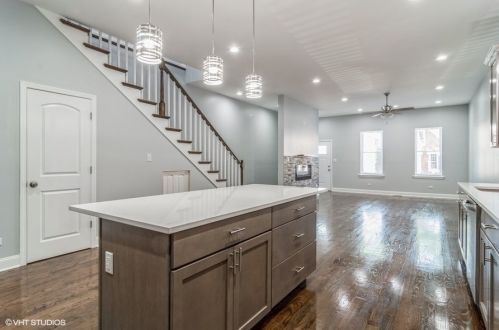 912 Monticello Ave, Chicago IL  60651-3949 exterior