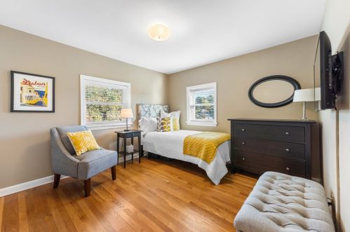 932 Meadowcroft Ave, Pittsburgh PA 15216-1119 exterior